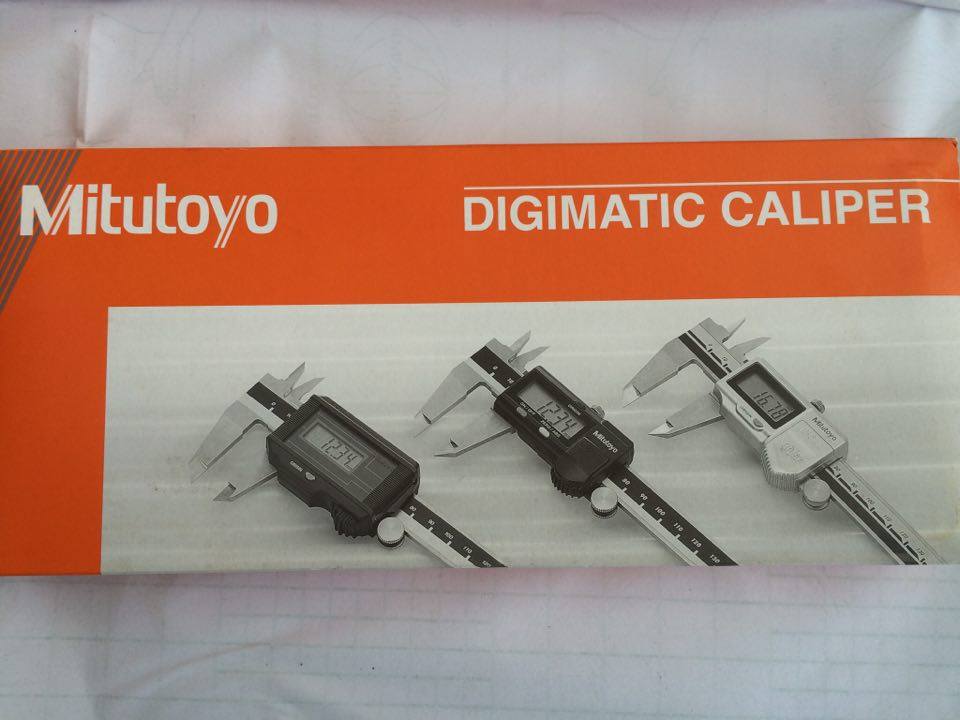 Thước kẹp điện tử Mitutoyo 500-197-30, dải đo 0-8”/0-200mm, vạch chia 0.01mm 