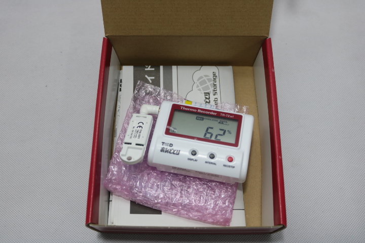 Nhiệt ẩm kế tự ghi Tandd TR-72WF, dải đo nhiệt độ 0 ~ 55°C, dải đo độ ẩm 10 ~ 95%RH