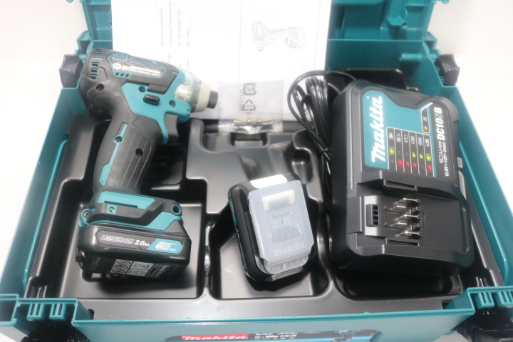 Máy khoan vặn vít cầm tay 10.8V Makita TD111DSAJ