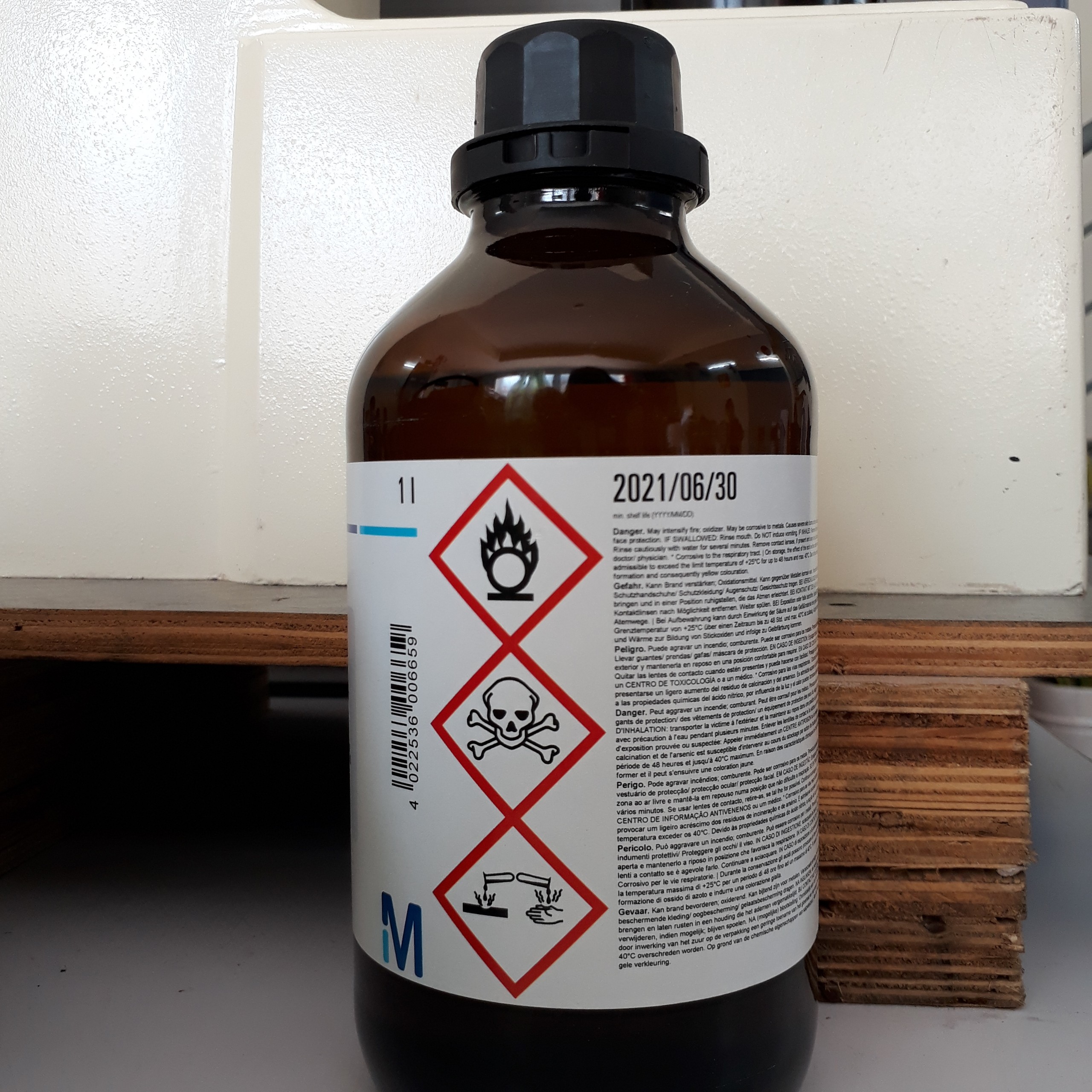 Axit nitric 65% (HNO3) MERCK 1004561000