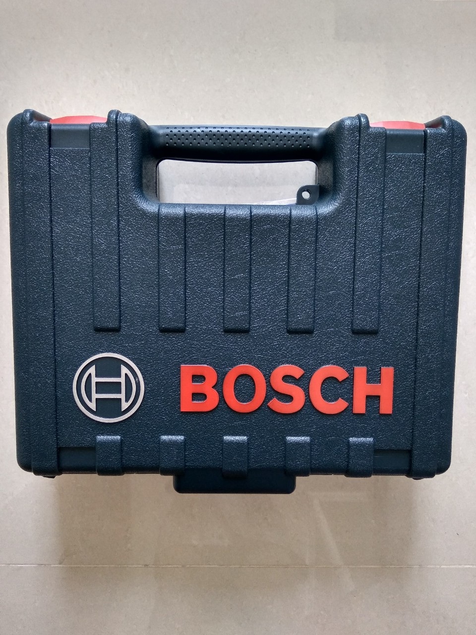 Máy khoan động lực 100 chi tiết Bosch GSB 550-SET