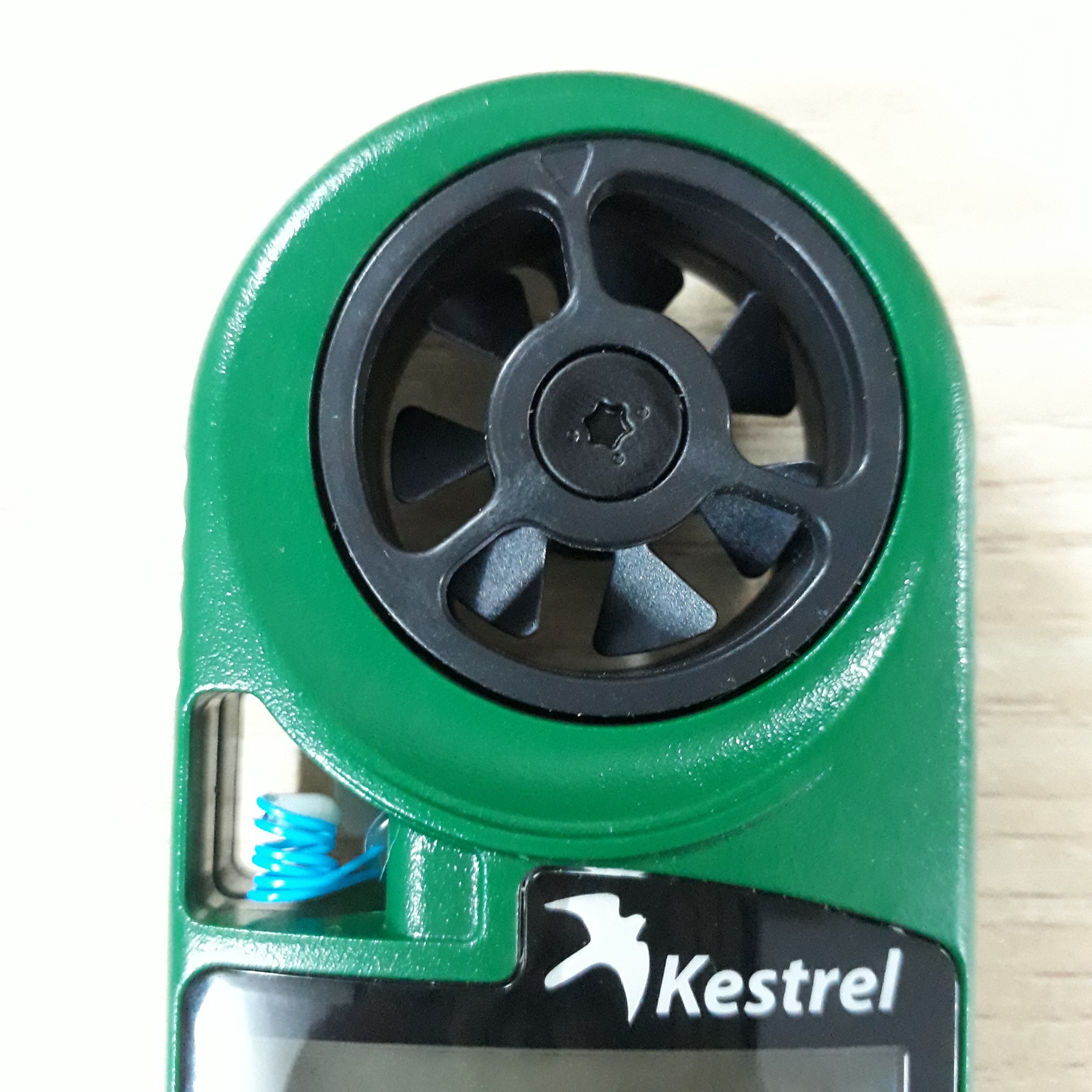 Máy đo tốc độ gió, nhiệt độ không khí Kestrel 2000