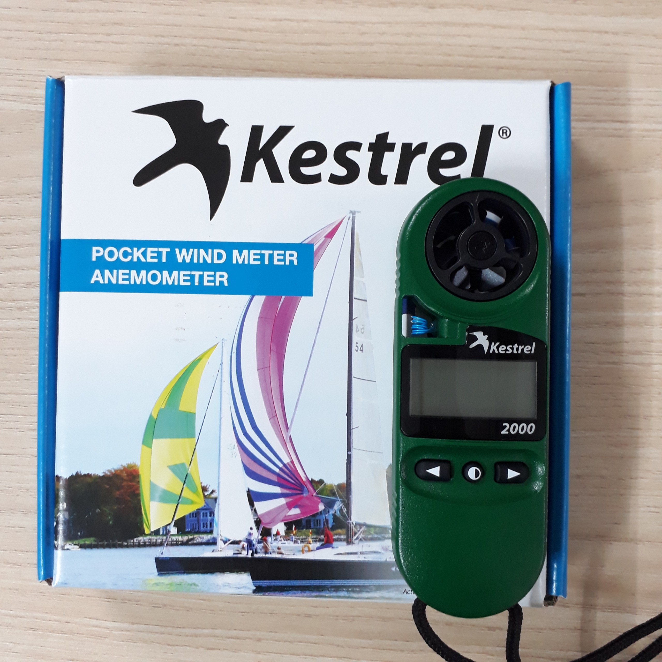 Máy đo tốc độ gió, nhiệt độ không khí Kestrel 2000