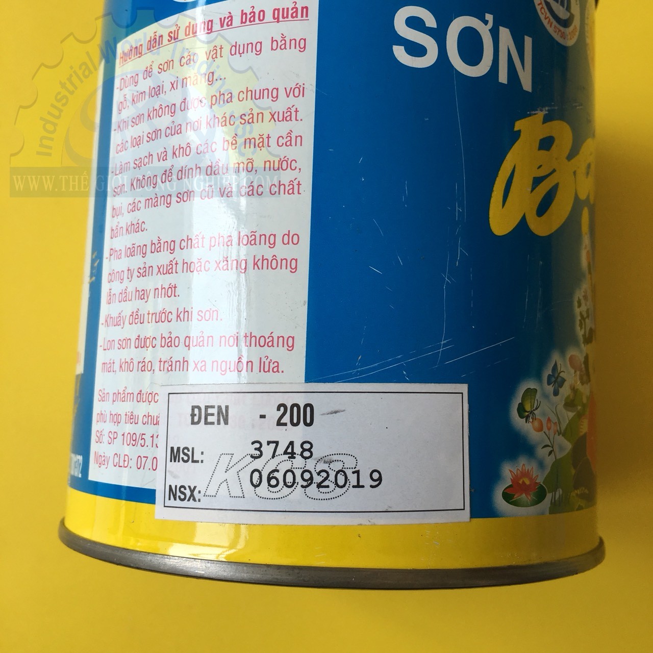 Sơn phủ Alkyd (bóng) màu đen Bạch Tuyết 200, dung tích 0.8kg