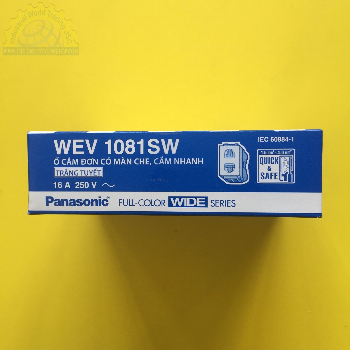 Ổ cắm đơn Panasonic WEV1081SW, có màn che, 250VAC-16A, màu trắng, cắm nhanh, dòng Halumie