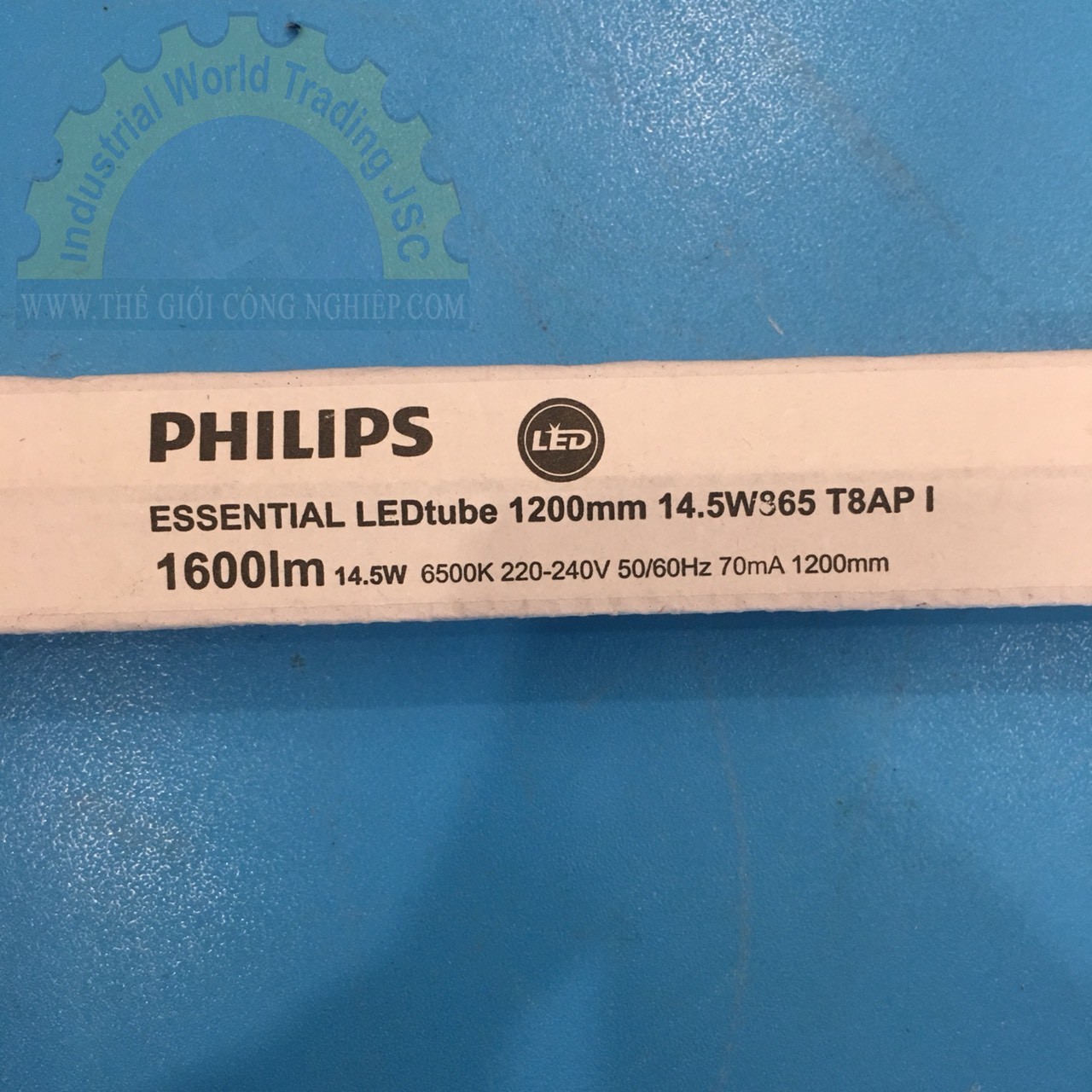 Đèn Essential  ledtube  14,5W Philips 45063