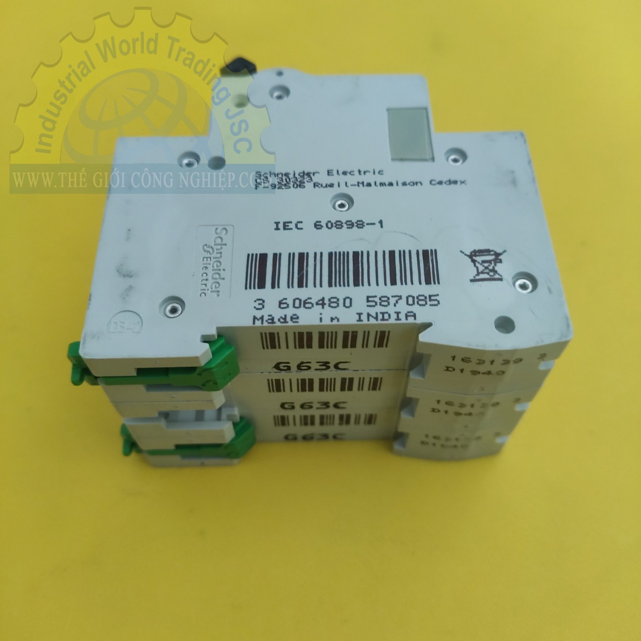 Cầu dao tự động schneider EZ9F34363 3P 63A 4.5KA 400V