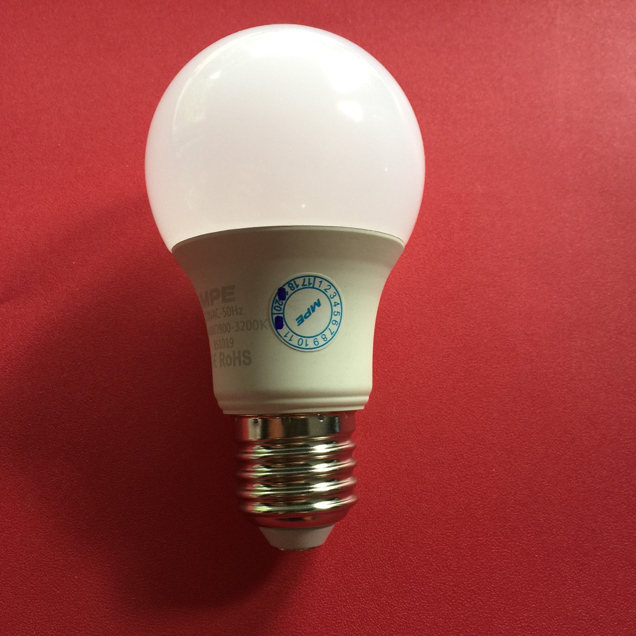 Bóng đèn led bulb 7w Mpe LBD-7V ánh sáng vàng