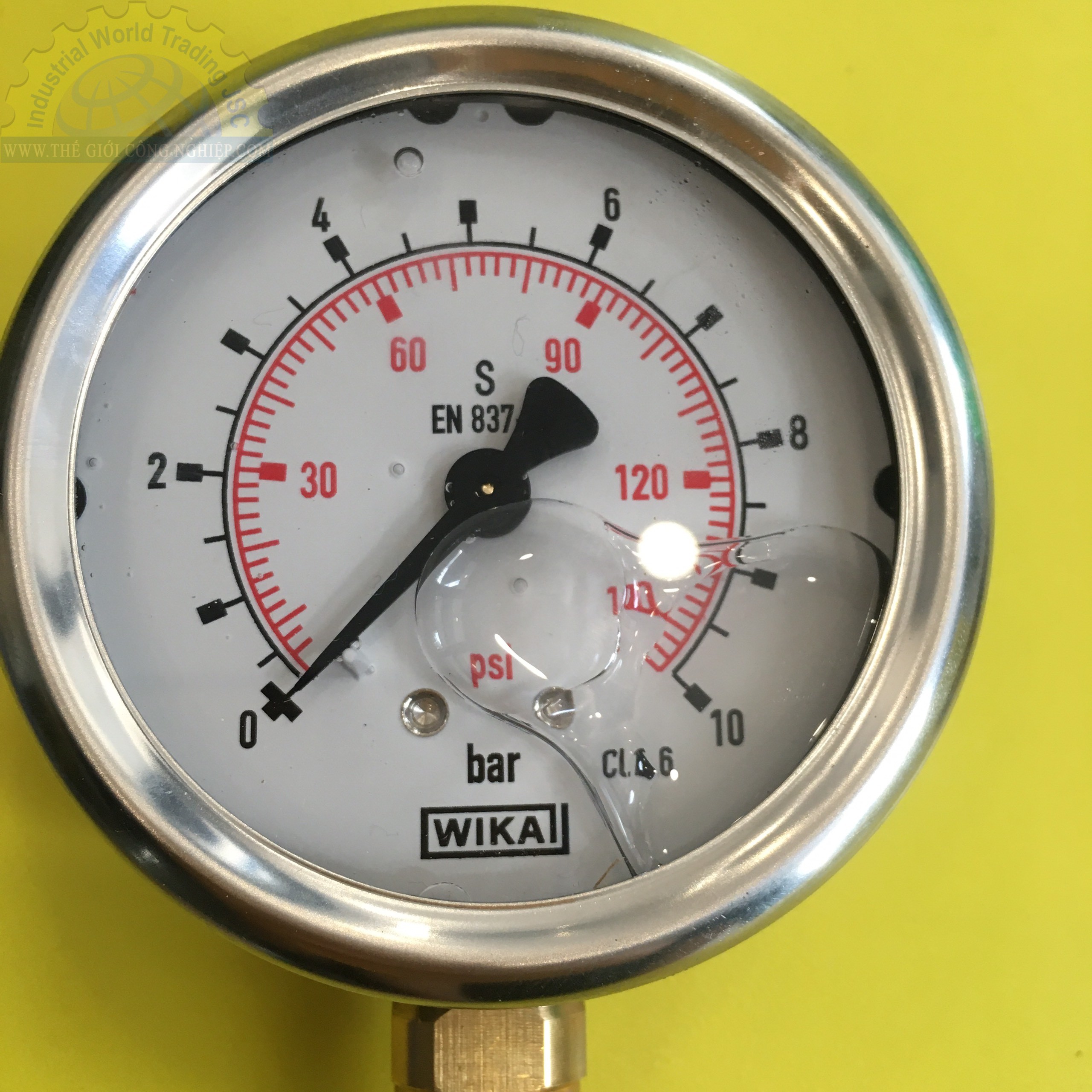 Đồng hồ đo áp suất Wika 213.53.63, 0-10 bar , mặt 63mm, kết nối ren 1/4 NPT, kiểu chân đứng