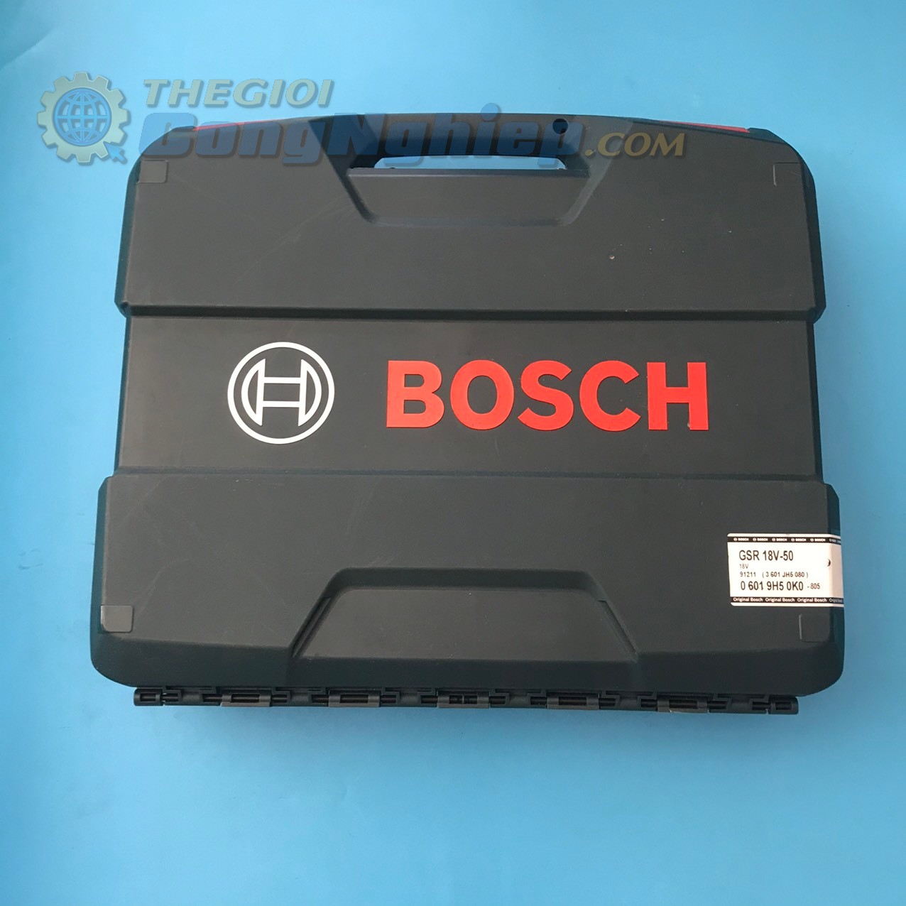 Máy khoan vặn vít dùng pin Bosch GSR 18V-50, vặn vít tối đa 10mm, đường kính khoan 13-35mm, kèm 2 pin 1.5Ah, 1 sạc