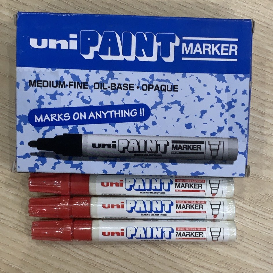 Bút Sơn không bay màu 130 x 13 mm Nét 2.2-2.8mm Màu mực đỏ Uni Paint Marker PX-20 