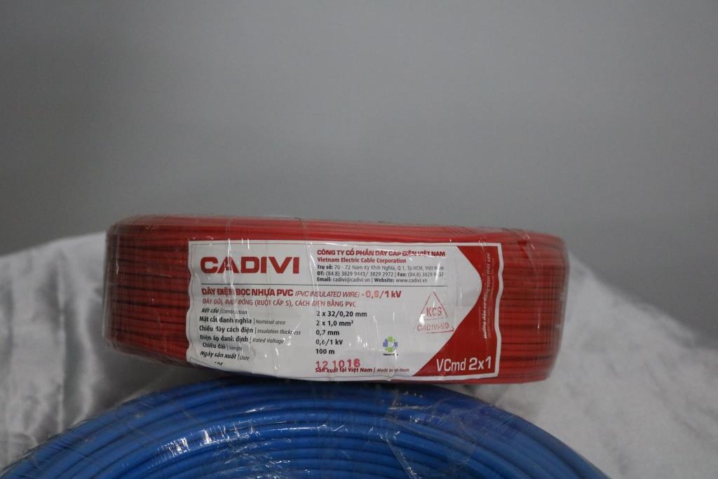 Dây cáp điện đôi mềm (dây dẹp) Vcmd Cadivi 2x1.0 màu đỏ, ruột đồng bọc nhựa PVC, cuộn 100 mét, giá tính theo mét