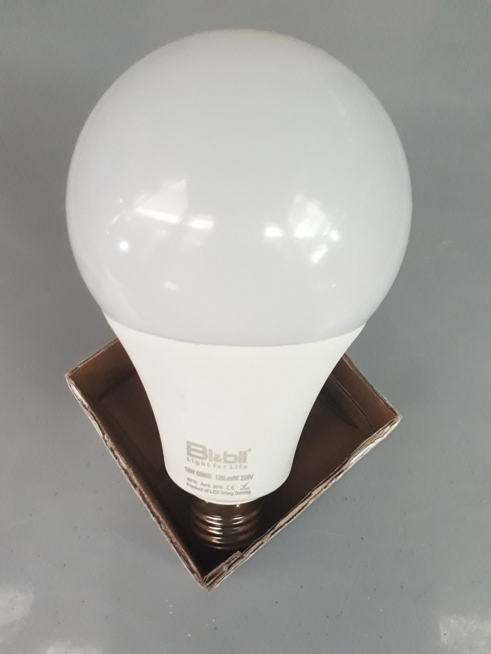 Đèn led Bulb 18W ánh sáng trắng 