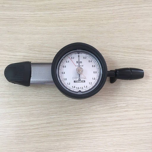 Cờ lê đo lực xoắn siết Tohnichi DB1.5N4-S, dải lực 0.2-1.5 Nm, đầu siết 1/4in, có đồng hồ hiển thị