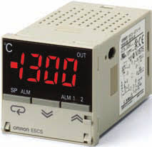Bộ điều khiển nhiệt độ  Omron E5CS-R1KJDU-W, AC/DC 24