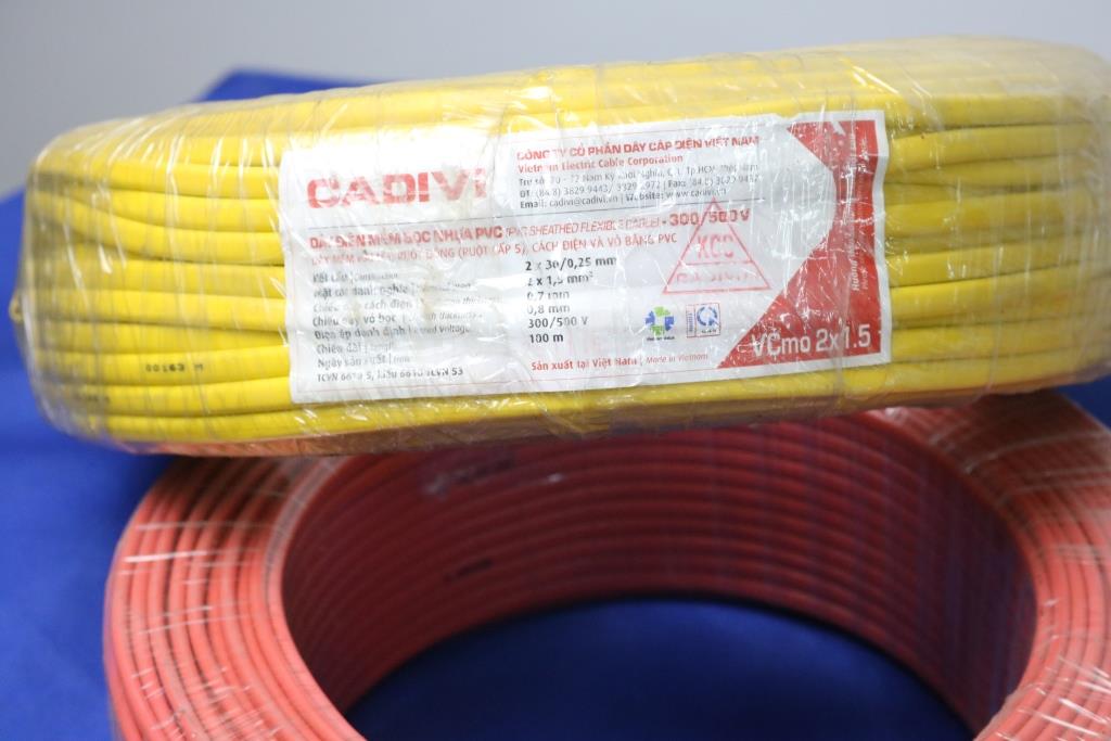 Dây cáp điện đôi mềm ovan Vcmo Cadivi 2x1,5 màu vàng ruột đồng bọc nhựa PVC, cuộn 100 mét