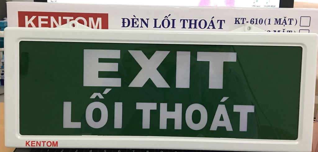  Đèn exit thoát hiểm 1 mặt Kentom KT-610, kích thước ( 39.7 * 18.4 * 3cm)