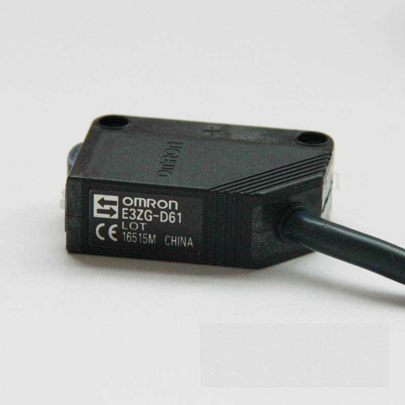 Cảm biến quang điện Omron E3ZG-D61 2M, 12-24VDC khoảng cách nhận 5-100 mm dây dài 2m