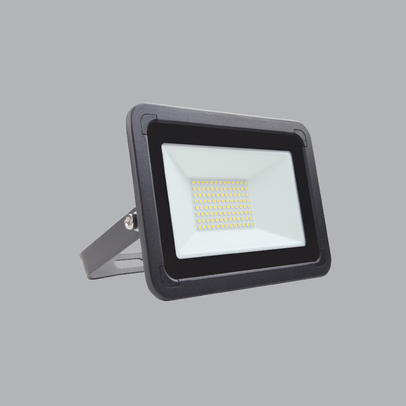 Đèn LED Pha MPE FLD3-50V 50W ánh sáng vàng, kích thước 235x205x36mm
