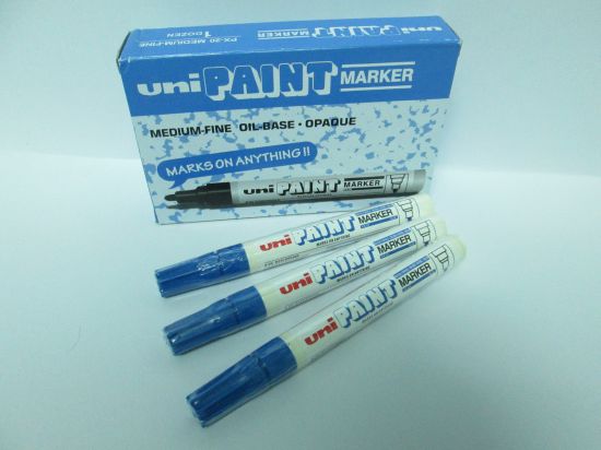Bút Sơn không bay màu 130 x 13 mm Nét 2.2-2.8mm Màu xanh dương Uni Paint Marker PX-20 