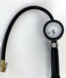  Tay bơm lốp có đồng hồ, gồm Đồng hồ + Vòi bơm hơi (Chiều dài dây bơm 35 cm)
